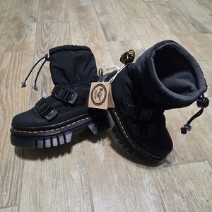 NWT Dr. Martens Audrick Padded Lo Puffer Fleece Lined black winter boot. Size 5